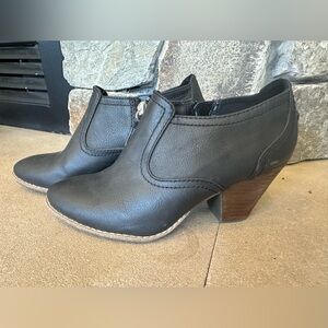 Dr. Scholl’s Women’s Ankle Booties - size 6, black